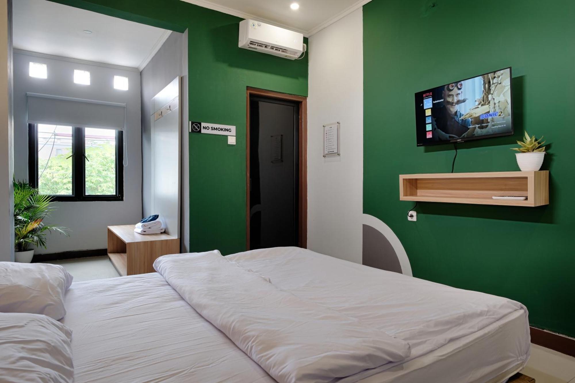 Hubs Hostel Yogyakarta Esterno foto